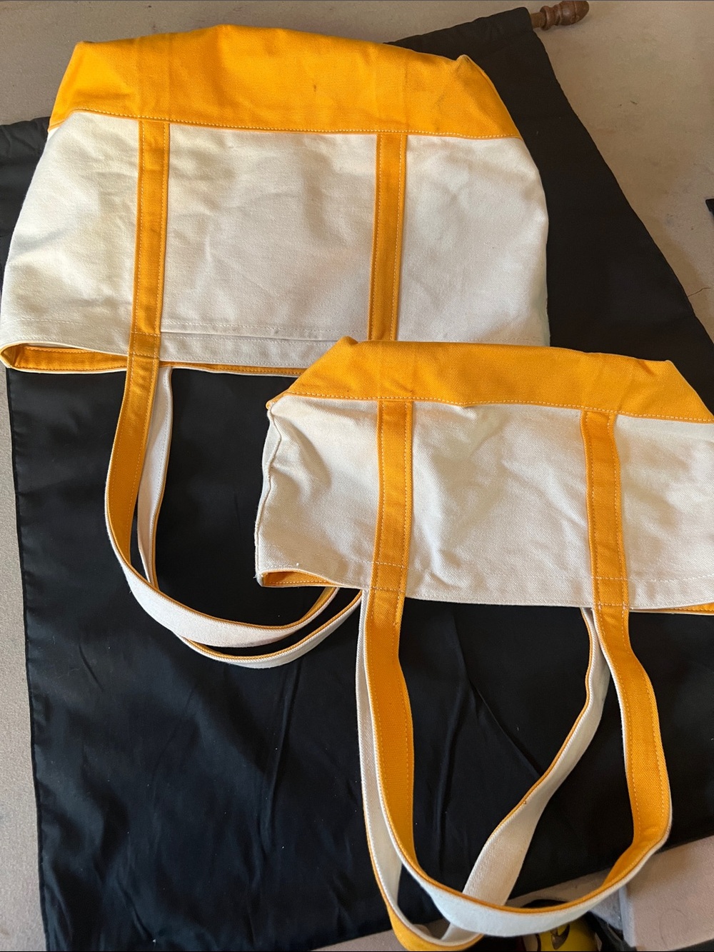 BAGGU Cream Canvas Tote with Yellow Trim - Picture 4 of 4